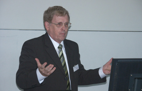 Prof. Dr. Claus beim DAT 2006